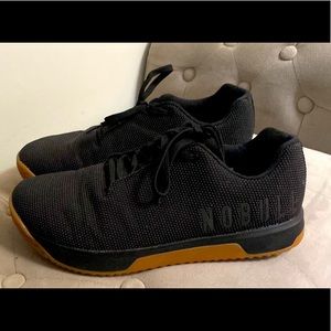 NoBull Trainer + Mens black and gum